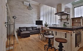 Quiet House Milano In Navigli Sleeps 4